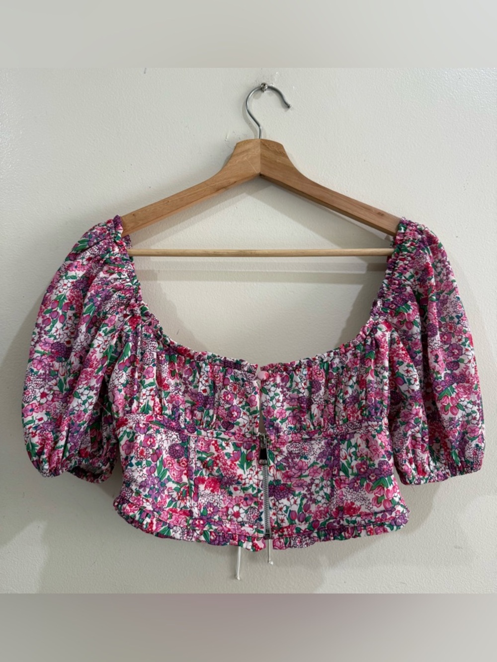 For Love And Lemons Pink Floral Tie-Front Puff Sleeve Crop Top - Picture 3 of 6
